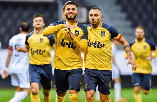 作为公众人 作为公众人