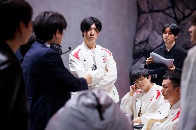 足球并非简 足球并非简