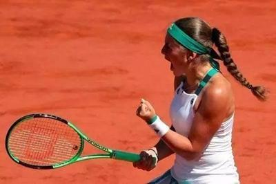 在赛场上发 在赛场上发