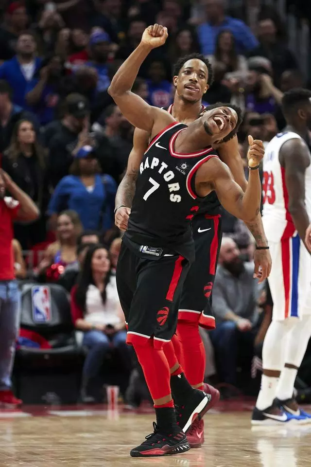 他正在用自 他正在用自